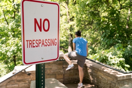 No trespassing sign
